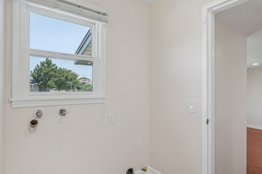 More Photos Of 17148 Stare St, Northridge Apartments For Sale