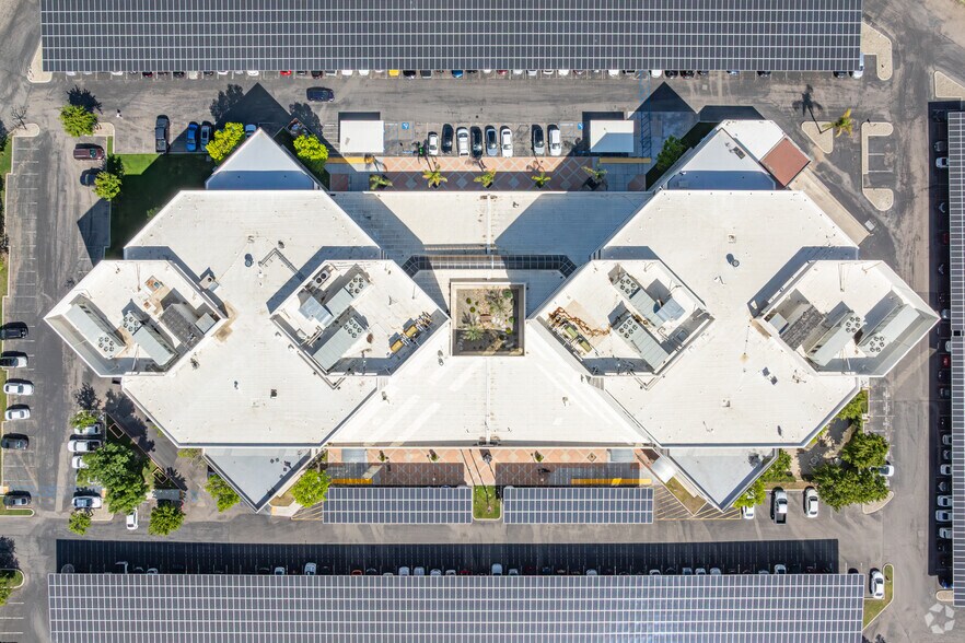 More Photos Of 4900 California Ave, Bakersfield Coworking Space