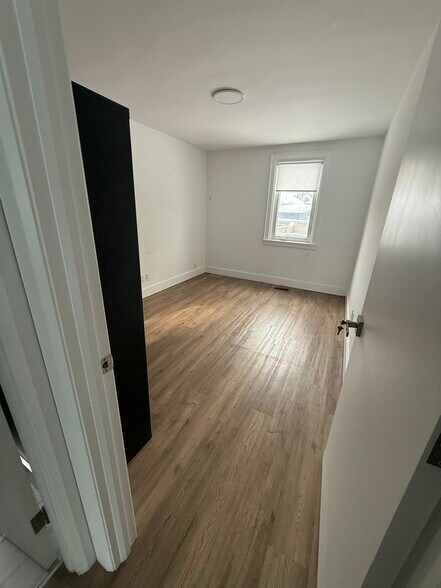 More Photos Of 193 Roe Ave, Toronto Office Residential For Lease