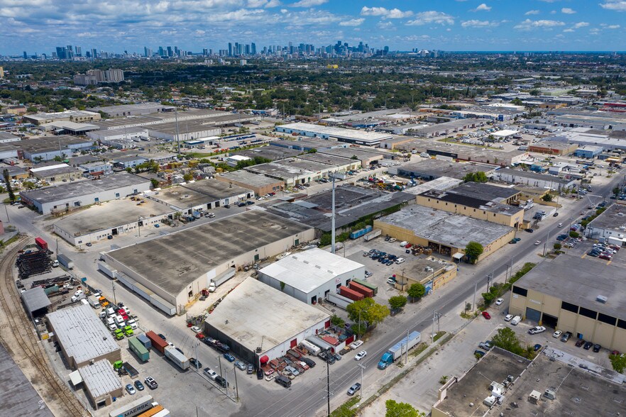 More Photos Of 5791 NW 37th Ave, Miami Manufacturing For Lease