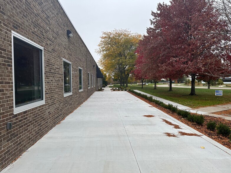 More Photos Of 3909 Research Park Dr, Ann Arbor Office For Lease