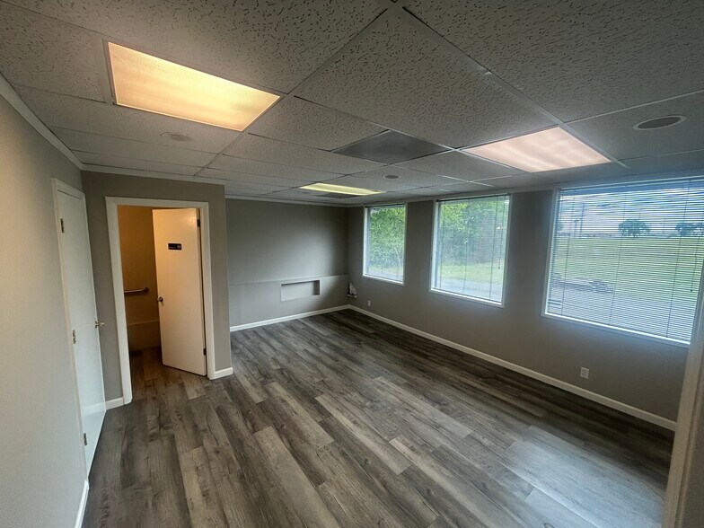 More Photos Of 125 Glancy St, Goodlettsville Office For Sale