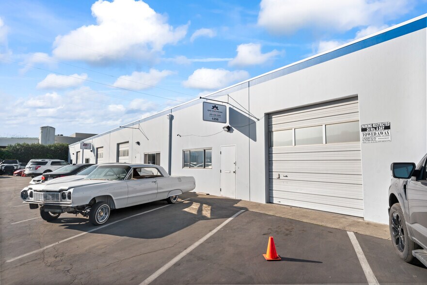 More Photos Of 1250 Norman Ave, Santa Clara Service For Sale