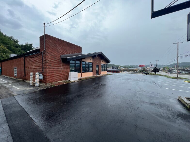 More Photos Of 5185 State Route 30, Greensburg Restaurant For Lease