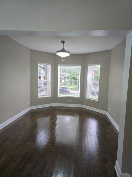 More Photos Of 35 N Mayfield Ave, Chicago Apartments For Sale