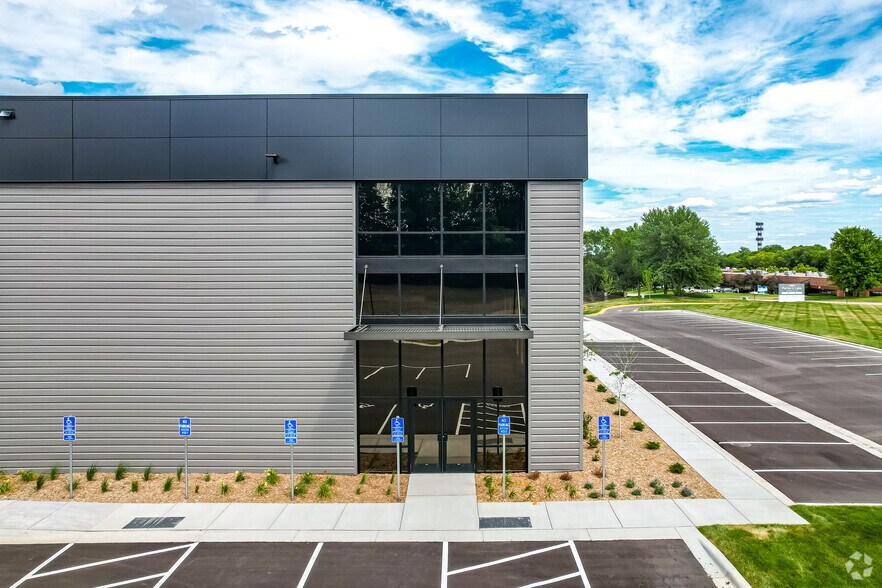 More Photos Of 14600 21st Ave N, Plymouth Warehouse For Lease