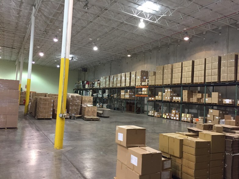 More Photos Of 2840 Commodore Dr, Carrollton Warehouse For Lease