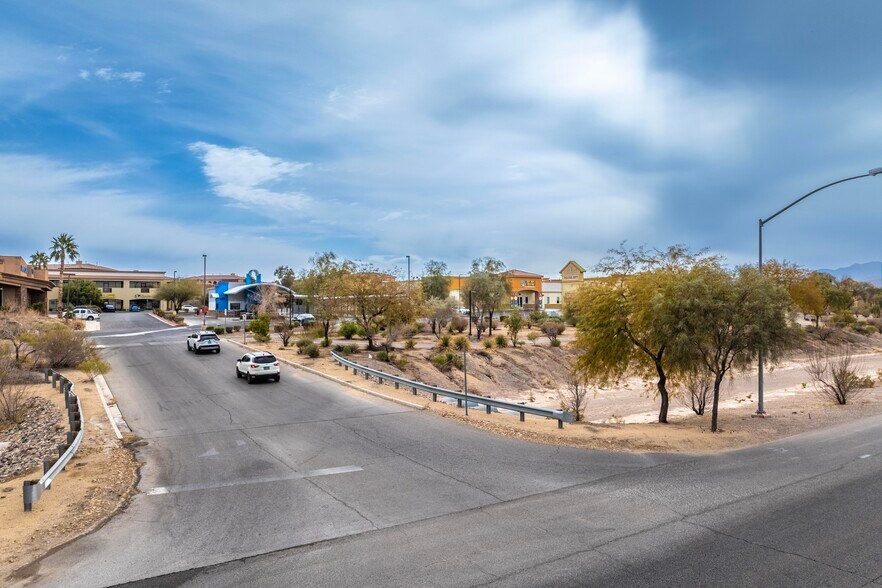 More Photos Of 1426 E Lake Mead Pky, Henderson Fast Food For Sale