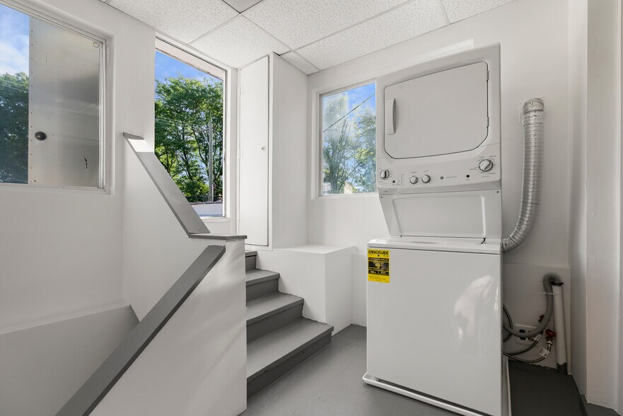 More Photos Of 6135 N Elston Ave, Chicago Office Residential For Sale