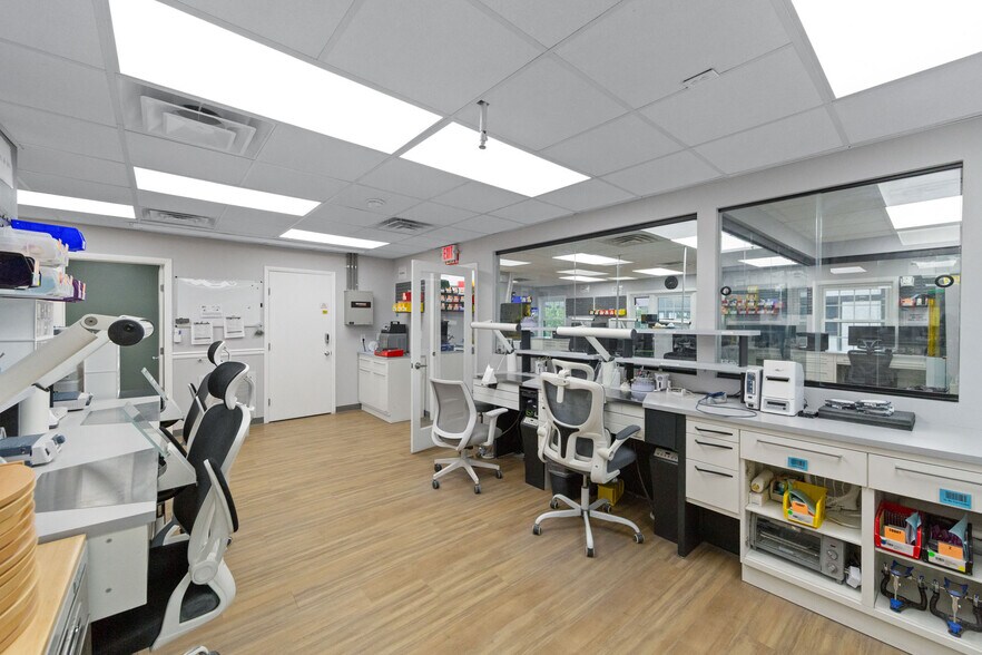 More Photos Of 874 Pompton Ave, Cedar Grove Medical For Sale
