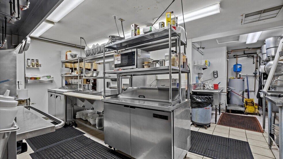 More Photos Of 412 Park Ave, Rifle Restaurant For Sale