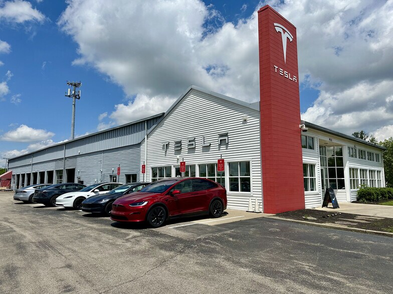 More Photos Of 9111 Blue Ash Rd, Cincinnati Freestanding For Lease