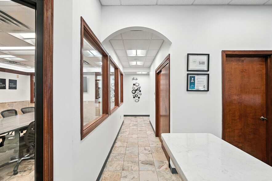 More Photos Of 5636 Bridgetown Rd, Cincinnati Medical For Sale