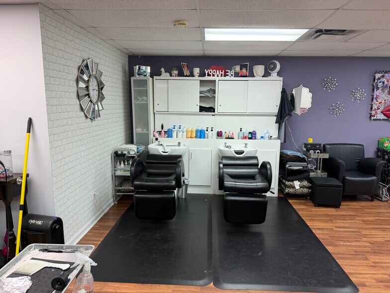 More Photos Of 9371 Cypress Lake Dr, Fort Myers Unknown For Lease