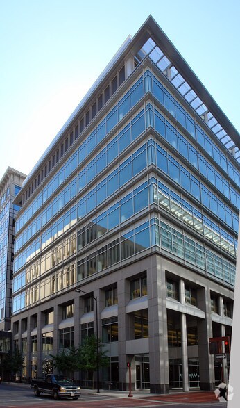 More Photos Of 800 Walnut St, Des Moines Office For Sale