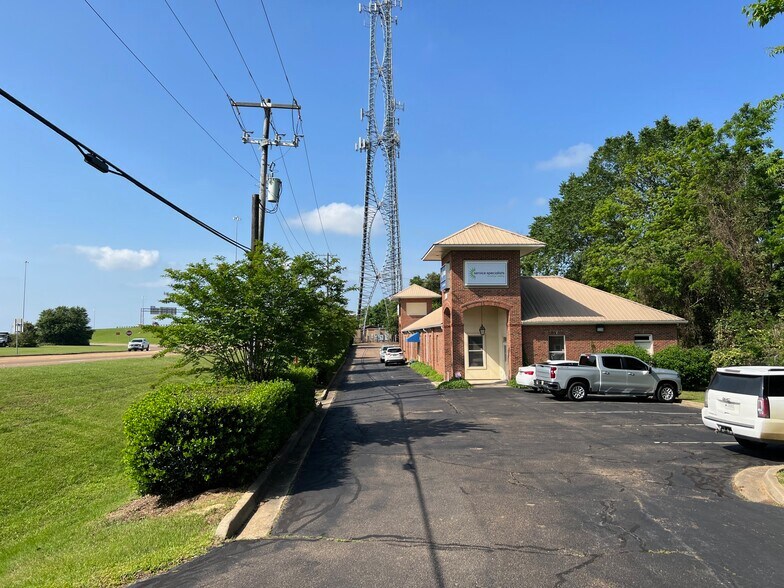 More Photos Of 201 Hwy 51, Ridgeland Office For Lease