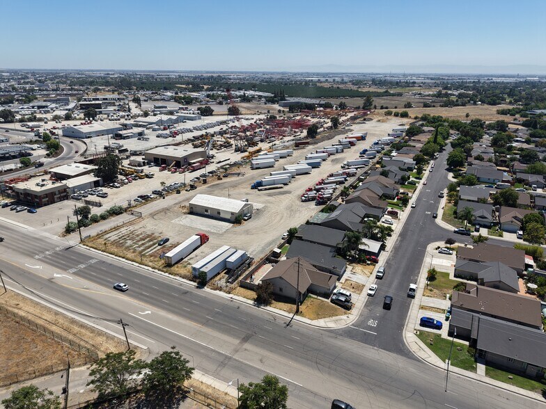 More Photos Of 2327 S Mariposa Rd, Stockton Contractor Storage Yard For Lease