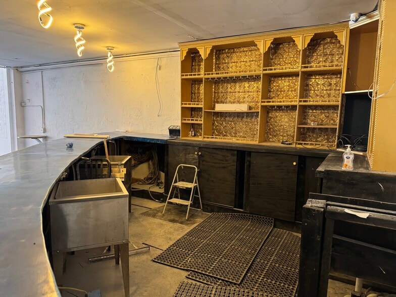 More Photos Of 1929 Hollywood Blvd, Hollywood Storefront For Lease