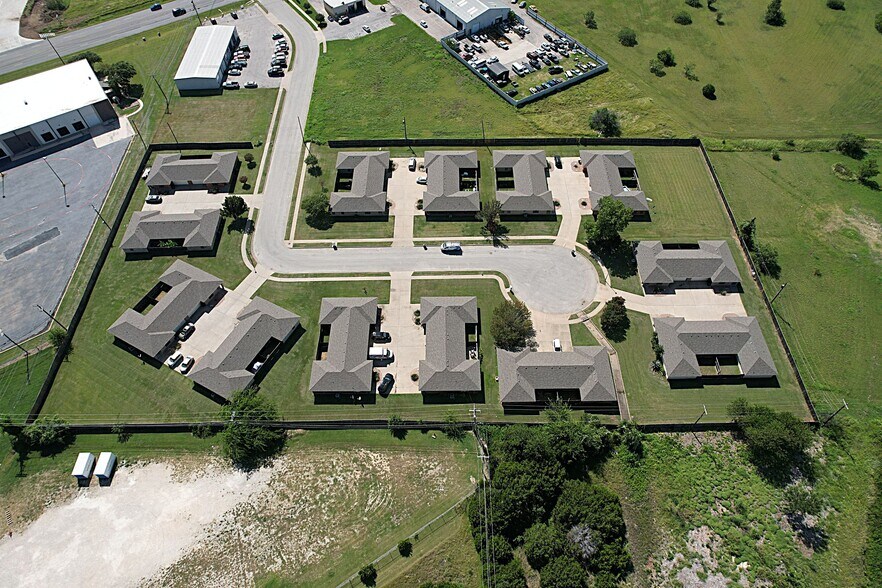 More Photos Of 900 McDaniel Cir, Killeen Multifamily For Sale