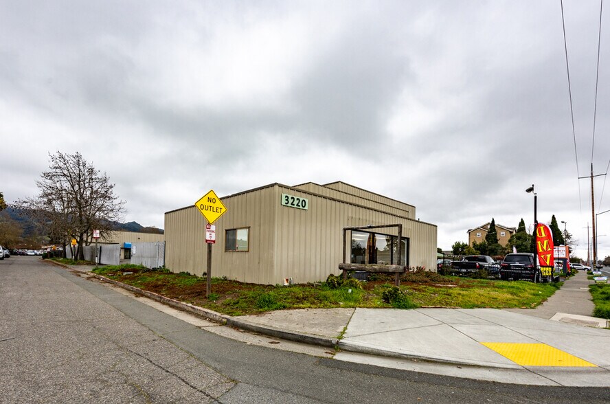 More Photos Of 3218-3220 Santa Rosa Ave, Santa Rosa Service For Lease