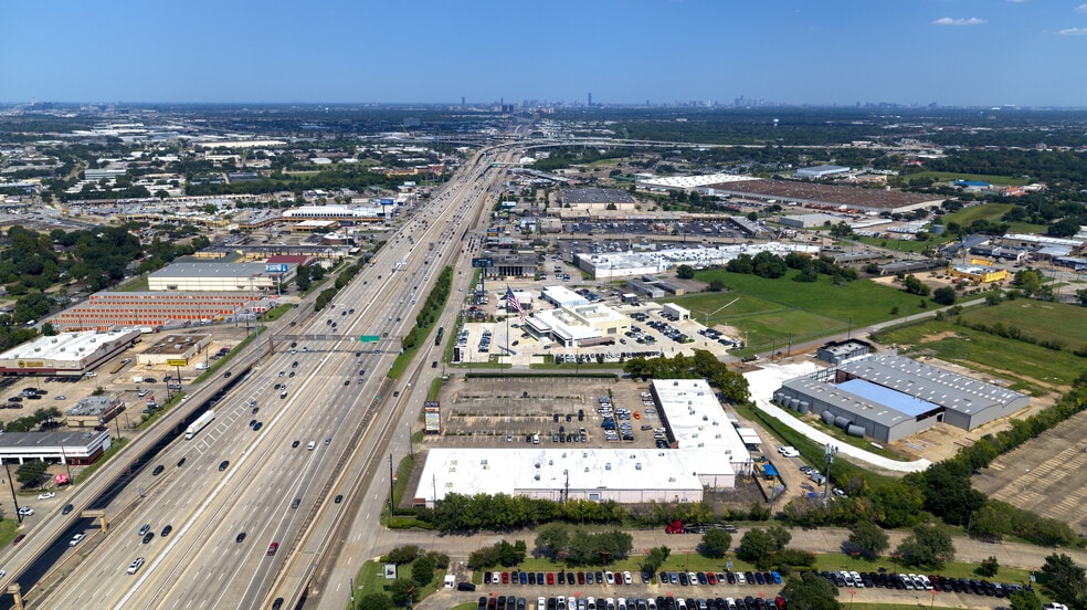 More Photos Of 11925 Southwest Fwy, Stafford Unknown For Lease