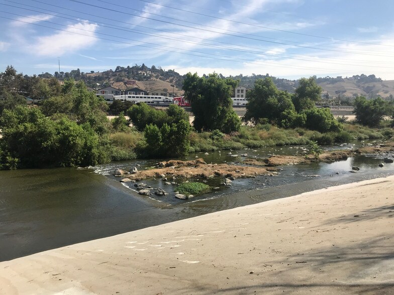 More Photos Of 2425 Glover Pl, Los Angeles Warehouse For Lease