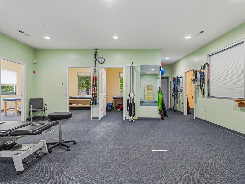 More Photos Of 149 New Leicester Hwy, Asheville Office For Sale