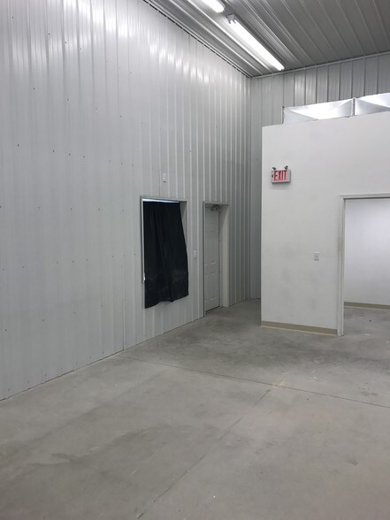 More Photos Of 600 Langley Ave, Saint Joseph Light Manufacturing For Lease