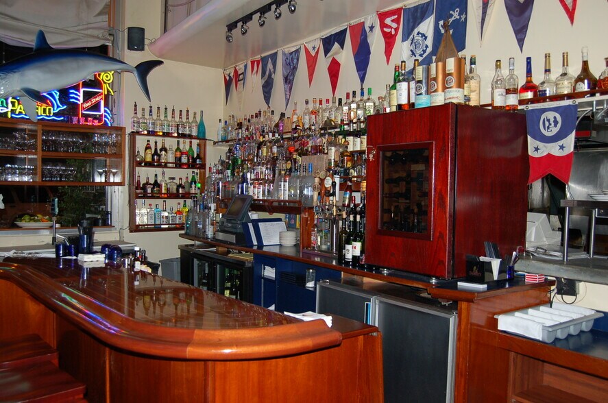 More Photos Of 1555 Bonanza St, Walnut Creek Restaurant For Sale