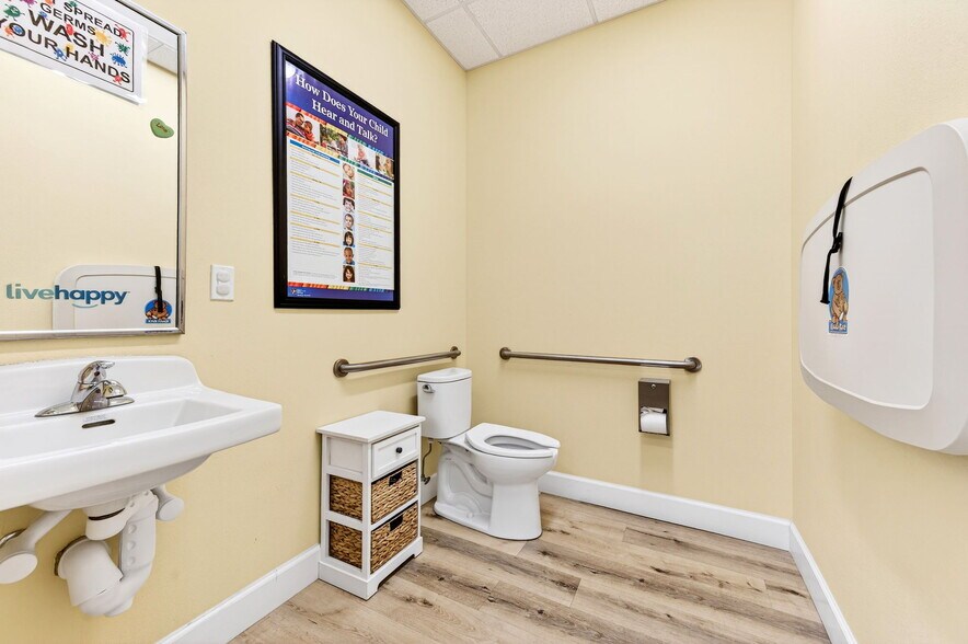 More Photos Of 6520 3rd St, Rockledge Medical For Sale