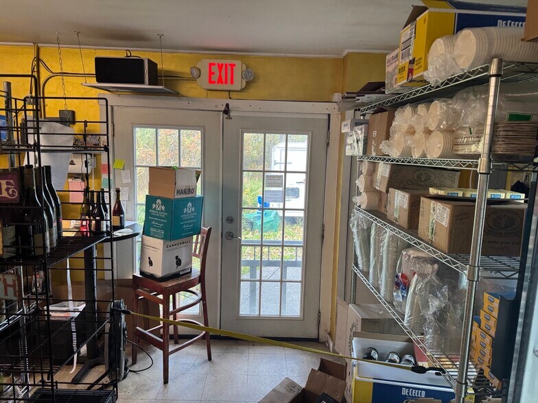 More Photos Of 3177 US-7, Ferrisburgh Freestanding For Lease