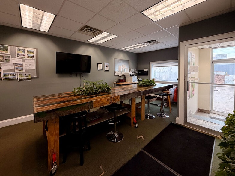 More Photos Of 5420 W State St, Milwaukee Distribution For Lease