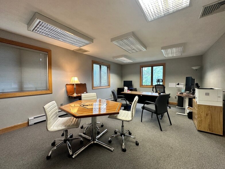 More Photos Of 300 Front St, Lincoln Office For Lease