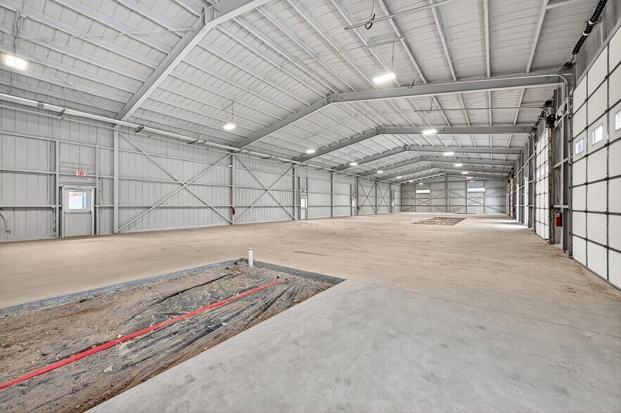 More Photos Of 304 Progress Dr, Sherman Warehouse For Sale