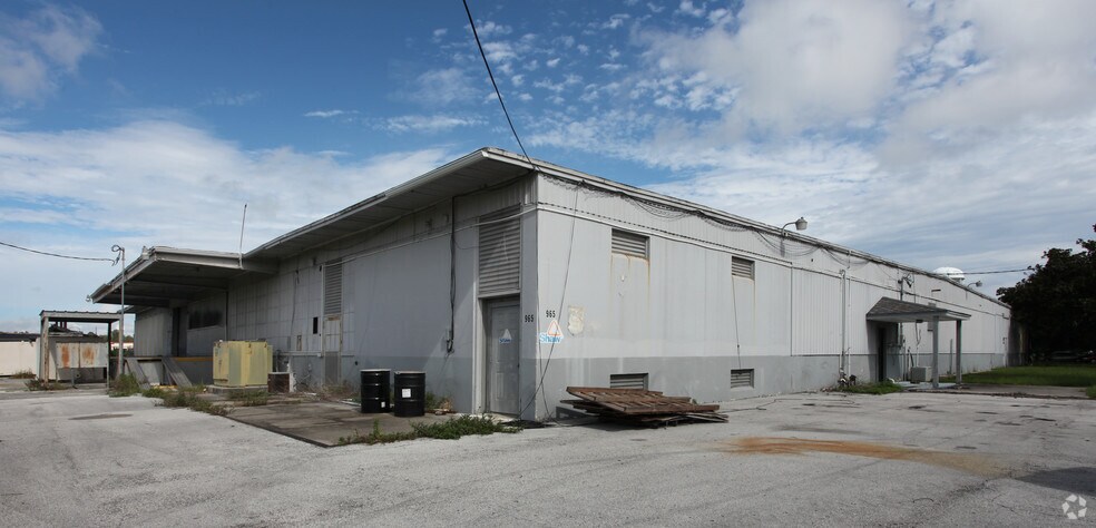 More Photos Of 965 Worthington Ave, Green Cove Springs Warehouse For Lease
