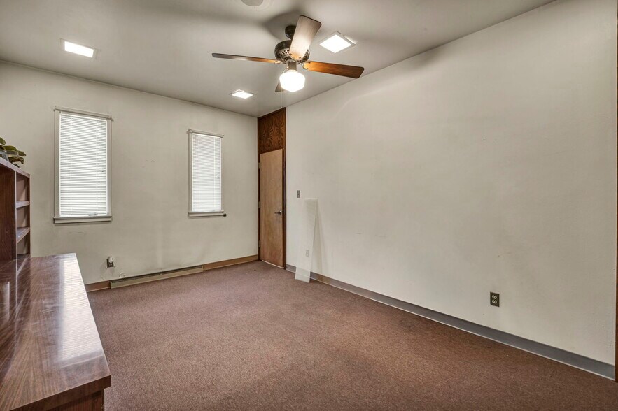 More Photos Of 15715 Libby Rd, Maple Heights General Retail For Sale