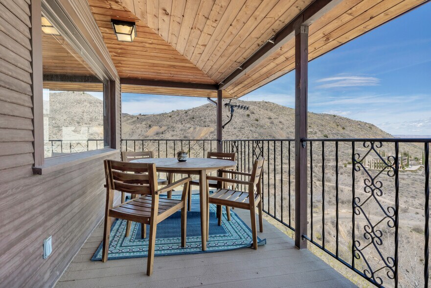 More Photos Of 222 First Ave, Jerome Multifamily For Sale