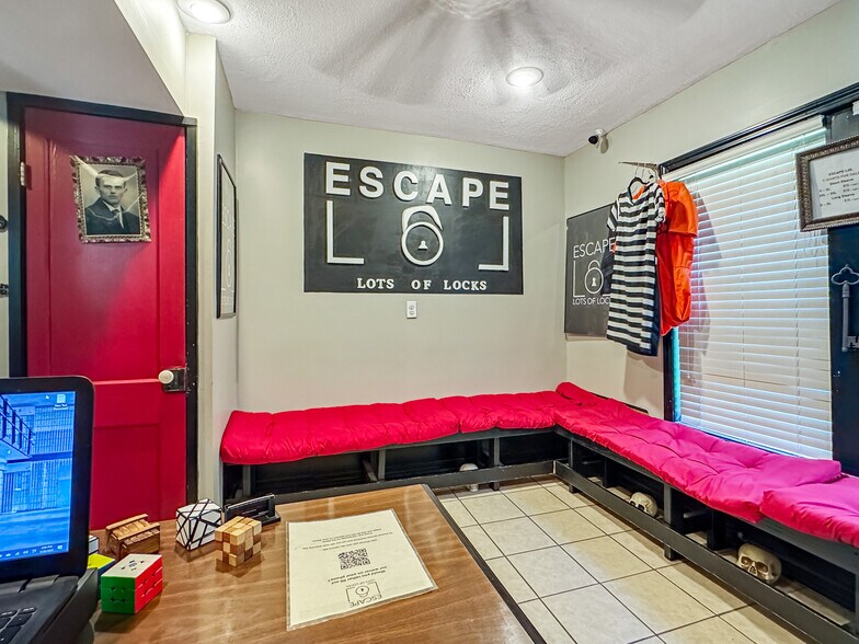 More Photos Of 1505 S Hwy 95A, Cantonment Freestanding For Sale