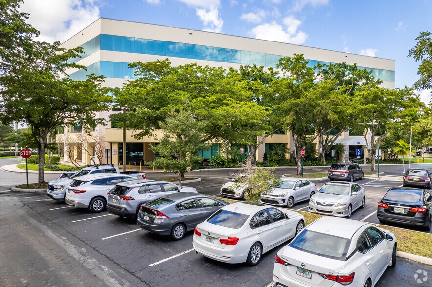 More Photos Of 150 S Pine Island Rd, Plantation Office For Lease