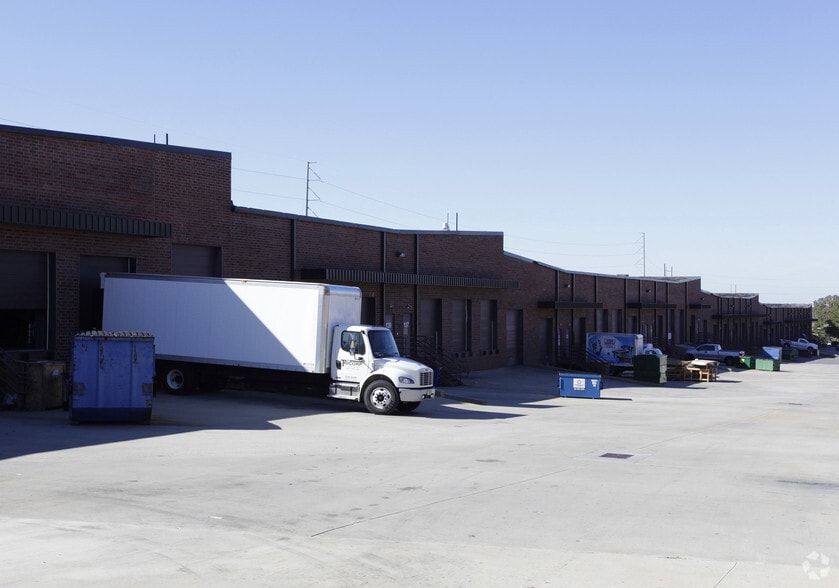More Photos Of 3939 Royal Dr NW, Kennesaw Distribution For Lease