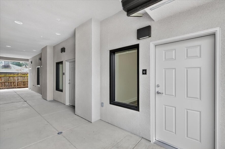 More Photos Of 36856-36862 Ave 12, Madera Storefront Retail Office For Lease