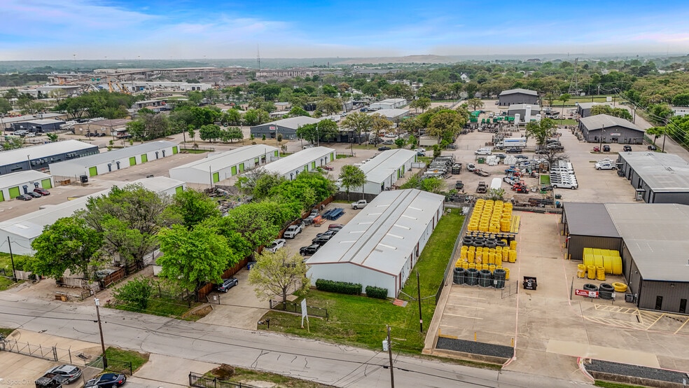 More Photos Of 5012 Kaltenbrun Rd, Fort Worth Warehouse For Lease