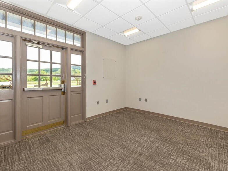 More Photos Of 100 S Main St, Smithsburg Bank For Sale