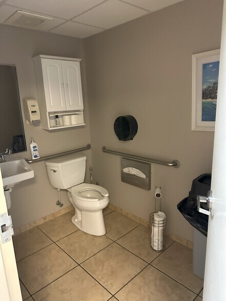 More Photos Of 128 W Charlotte Ave, Punta Gorda Office Residential For Sale