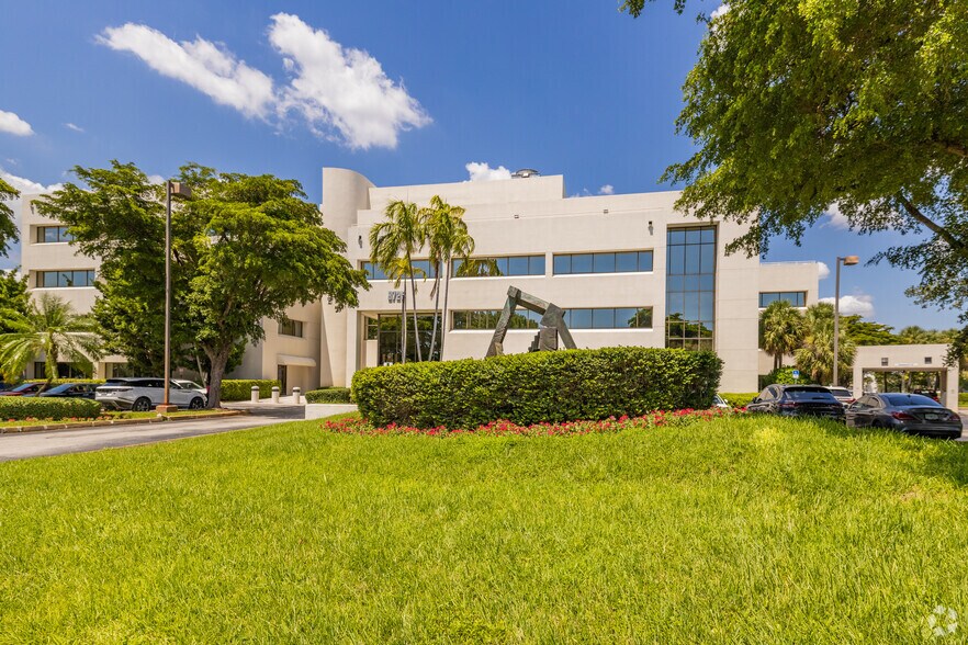 More Photos Of 8725 NW 18th Ter, Miami Office For Lease