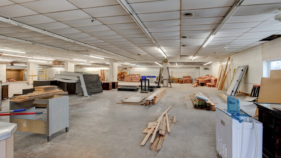 More Photos Of 2015 Payne st, Tell City Light Distribution For Sale
