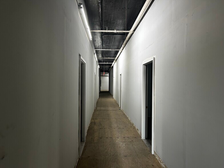 More Photos Of 2066 W Hunting Park Ave, Philadelphia Manufacturing For Sale