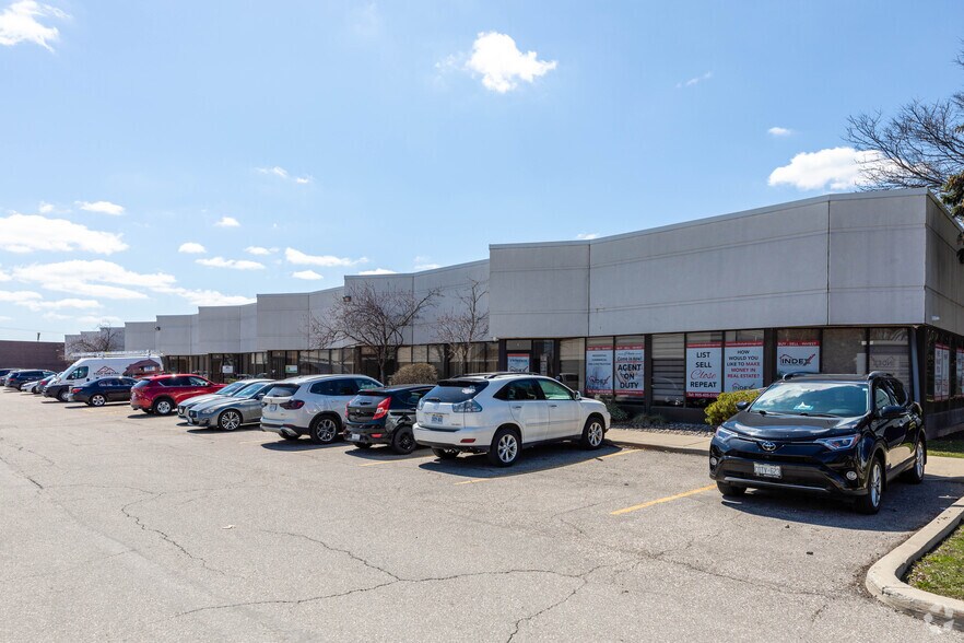 More Photos Of 2798 Thamesgate Dr, Mississauga Warehouse For Lease