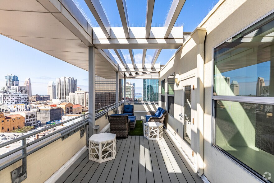 More Photos Of 1007 5th Ave, San Diego Apartments For Lease