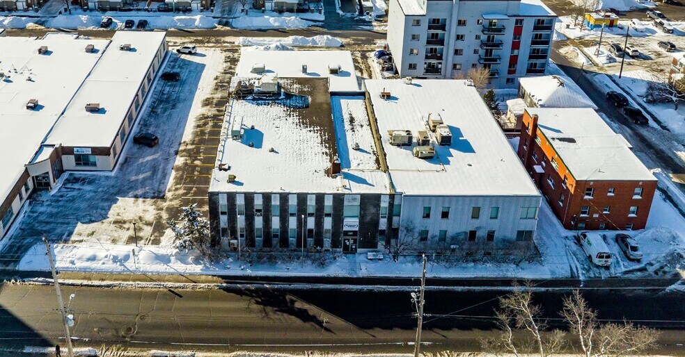 More Photos Of 300 Parkdale Ave, Ottawa Office For Sale